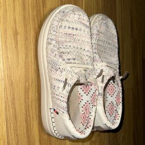 Hey Dudes. Size 7 Women’s.